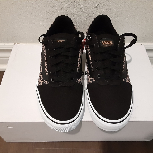 Vans - Picture 2 of 4